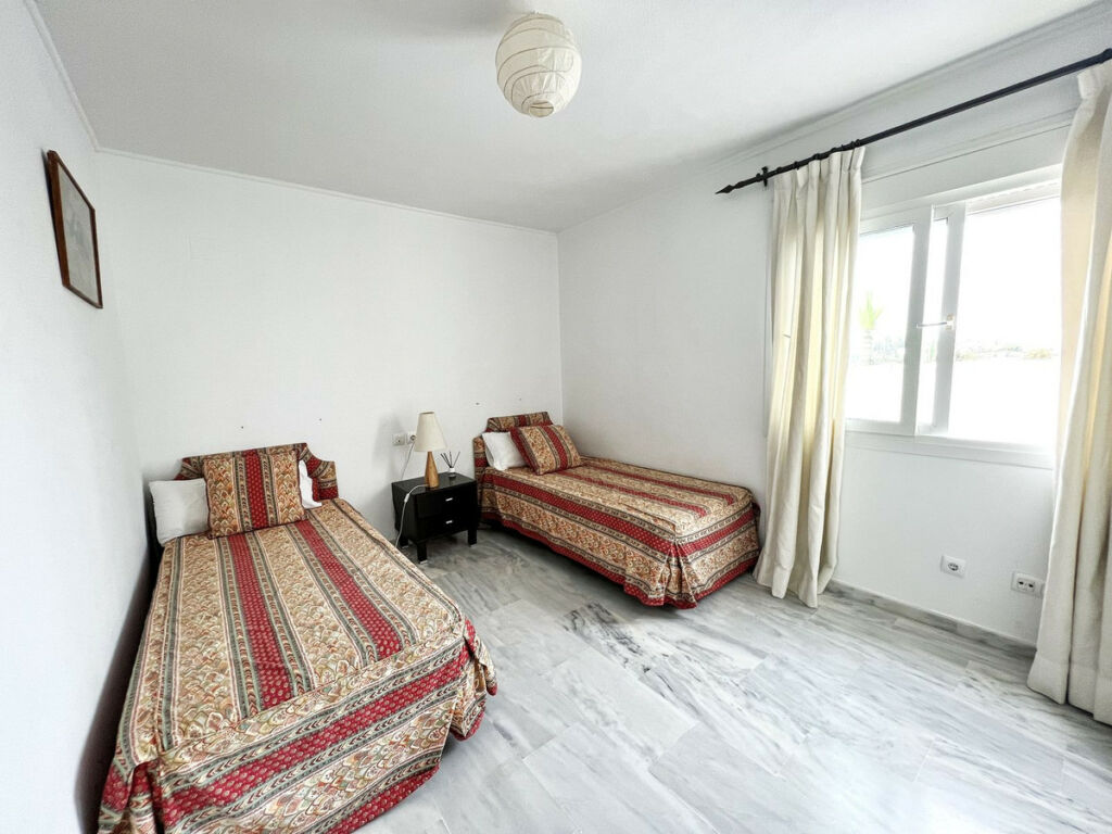 Top Floor Apartment Nueva Andalucía Málaga - image 9