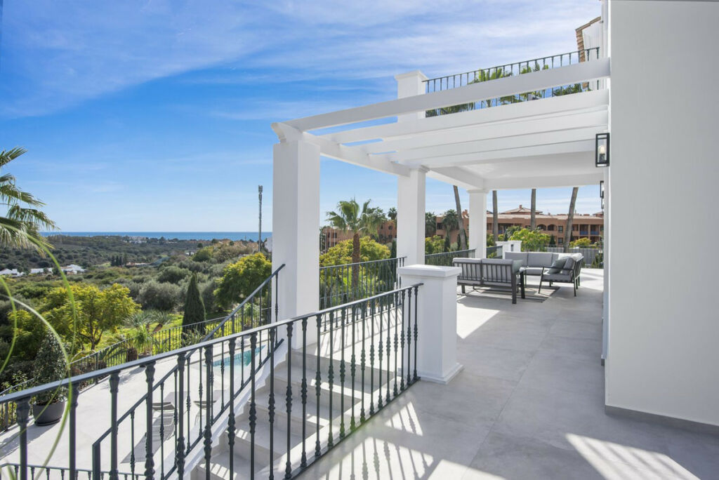 Detached Villa Los Flamingos Málaga - image 9
