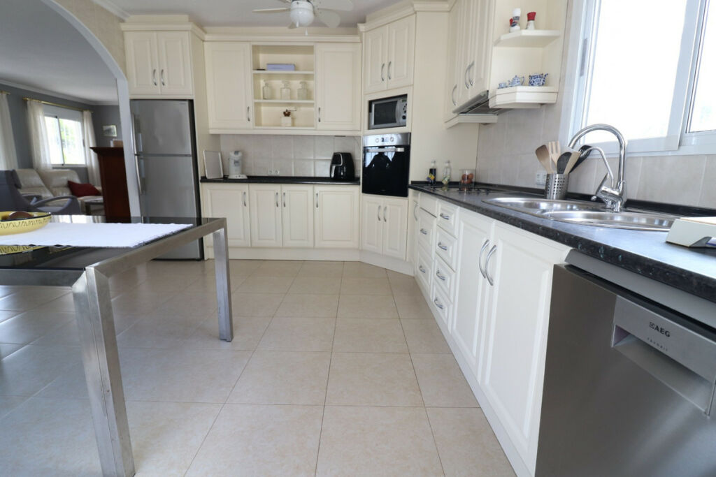 Detached Villa Algorfa Alicante - image 9