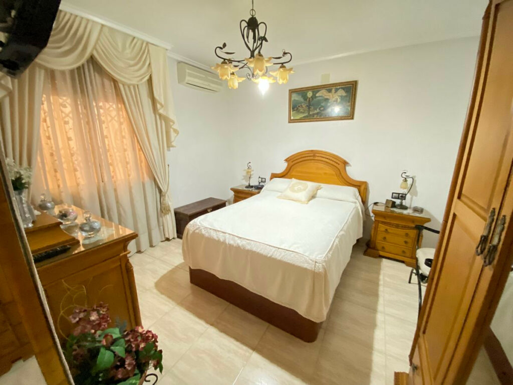 Townhouse Formentera del Segura Alicante - image 5