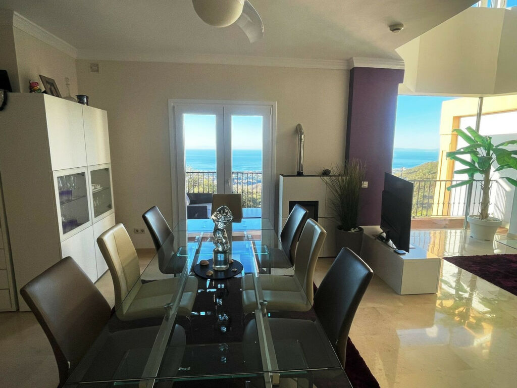 Townhouse La Mairena Málaga - image 9