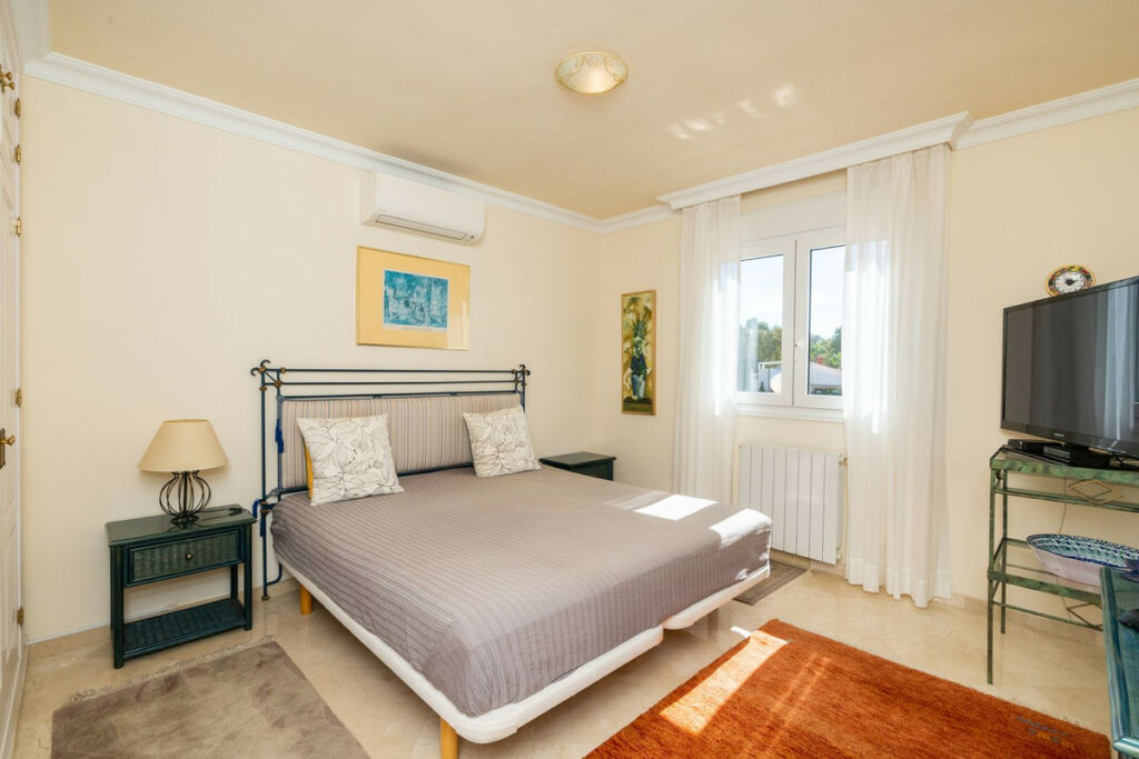 Detached Villa Torrenueva Málaga - image 11