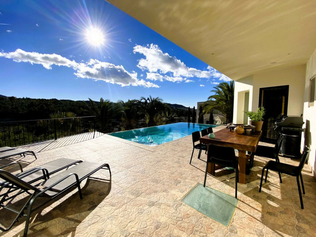 Detached Villa Busot Alicante