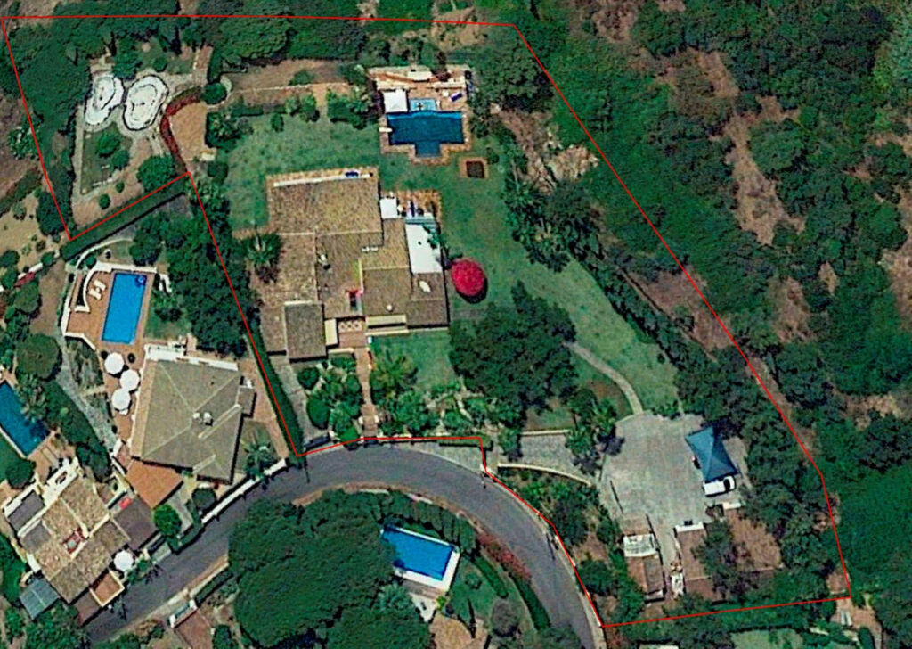Detached Villa Elviria Málaga - image 12