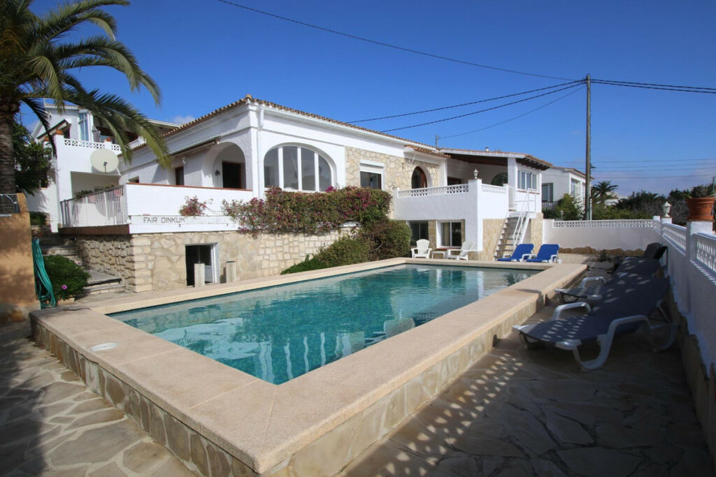 Detached Villa Calpe Alicante - image 2