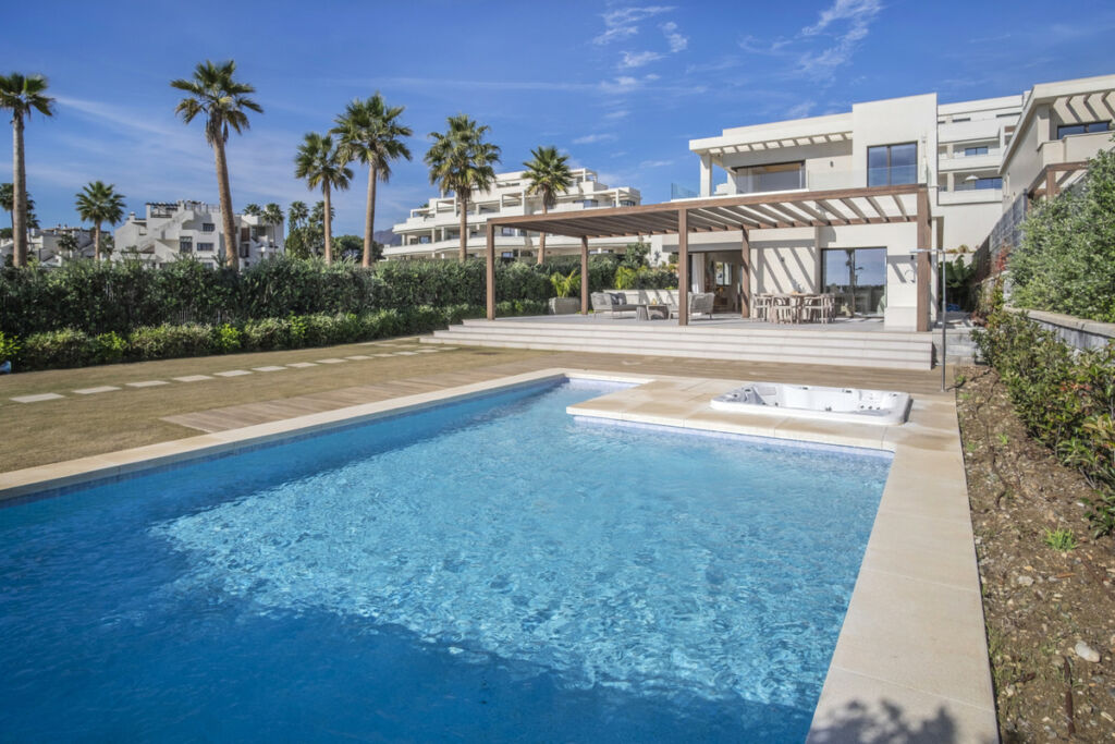 Detached Villa New Golden Mile Málaga