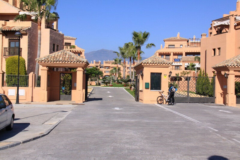 Middle Floor Apartment Estepona Málaga