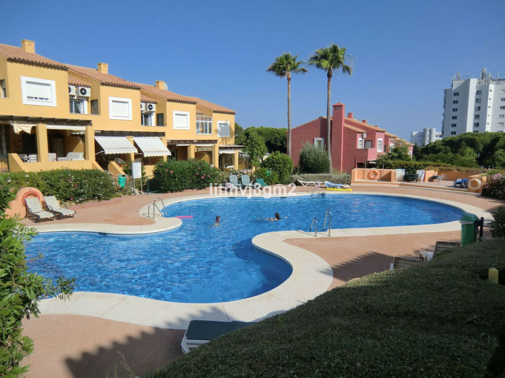 Townhouse Calahonda Málaga - image 8