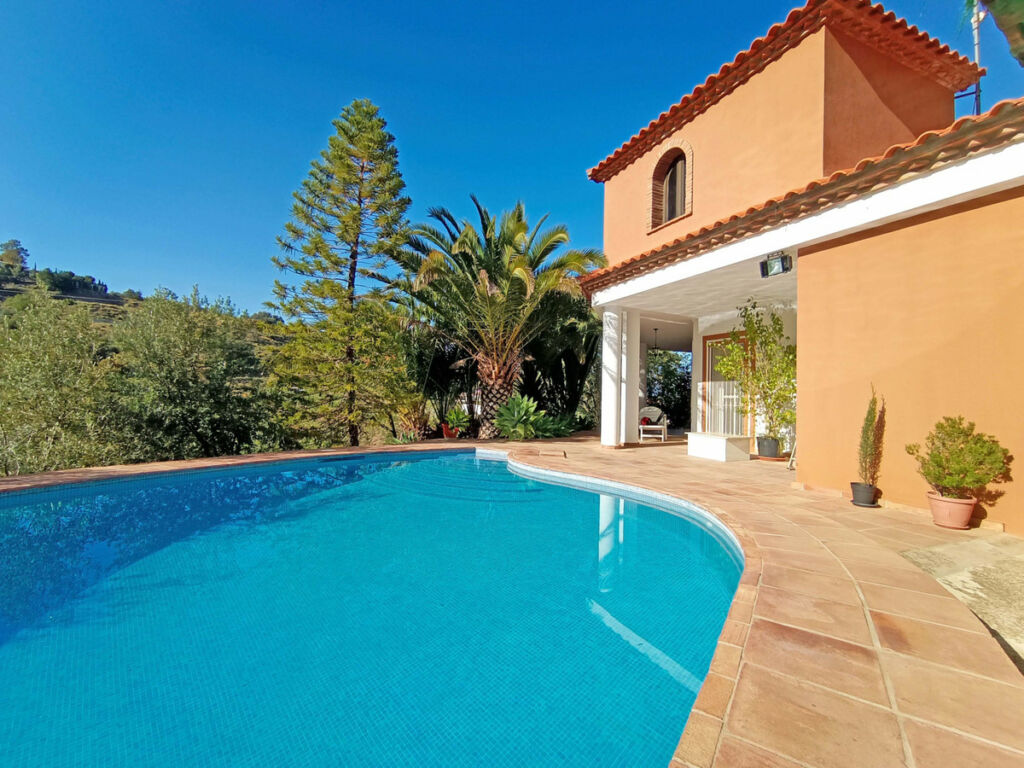 Detached Villa Monda Málaga - image 3