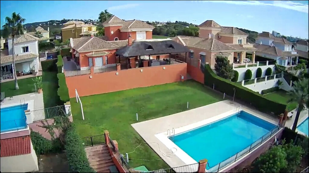 Detached Villa Santa Clara Málaga - image 3