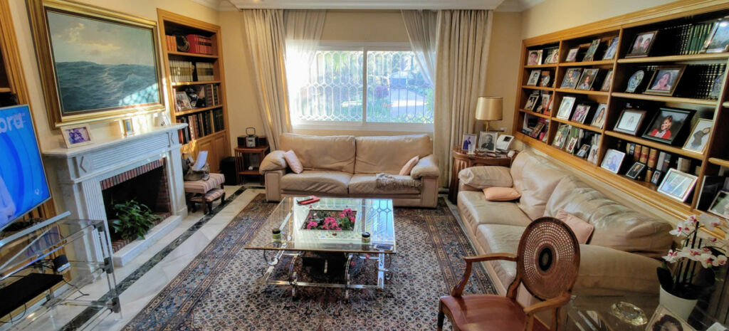 Detached Villa Guadalmina Baja Málaga - image 10