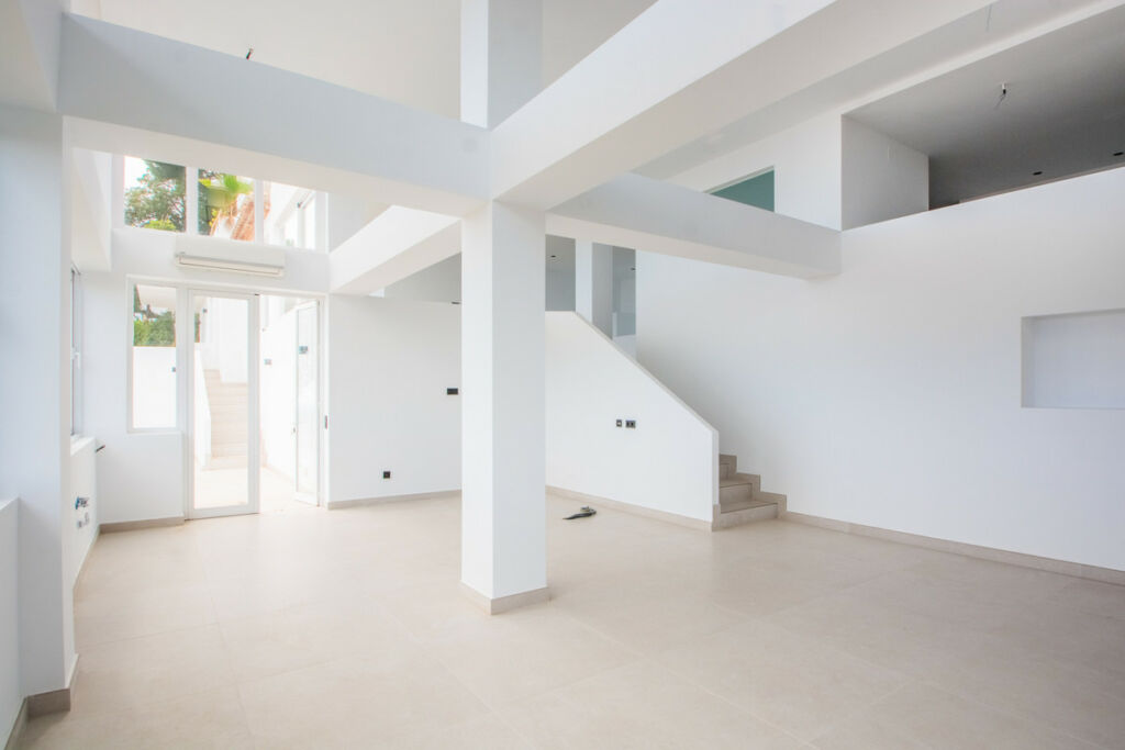 Middle Floor Apartment La Mairena Málaga - image 10