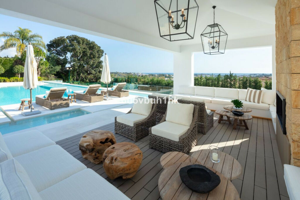 Detached Villa Nueva Andalucía Málaga - image 10