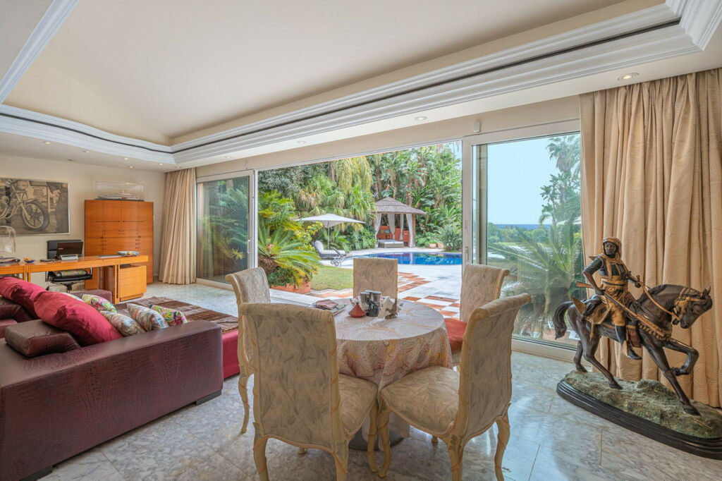 Detached Villa Nagüeles Málaga - image 10