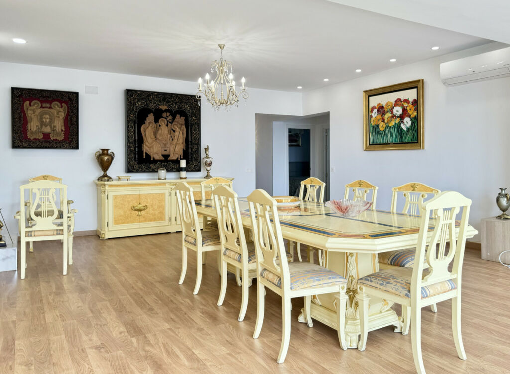 Detached Villa The Golden Mile Málaga - image 10