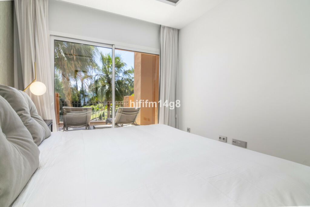 Middle Floor Apartment Nueva Andalucía Málaga - image 10