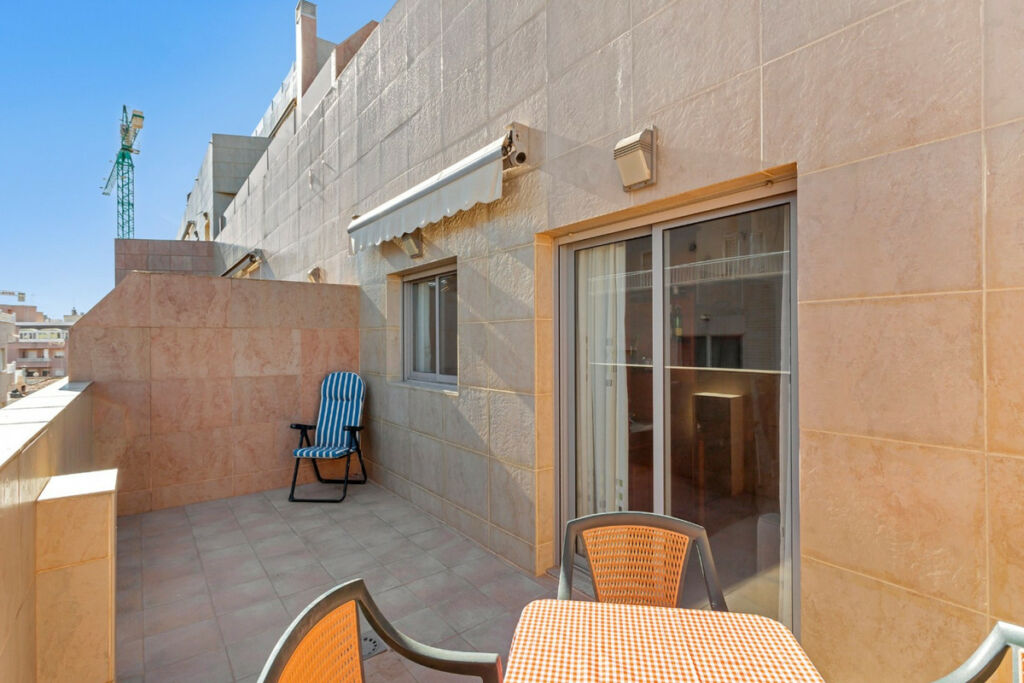 Middle Floor Apartment Torrevieja Alicante - image 11