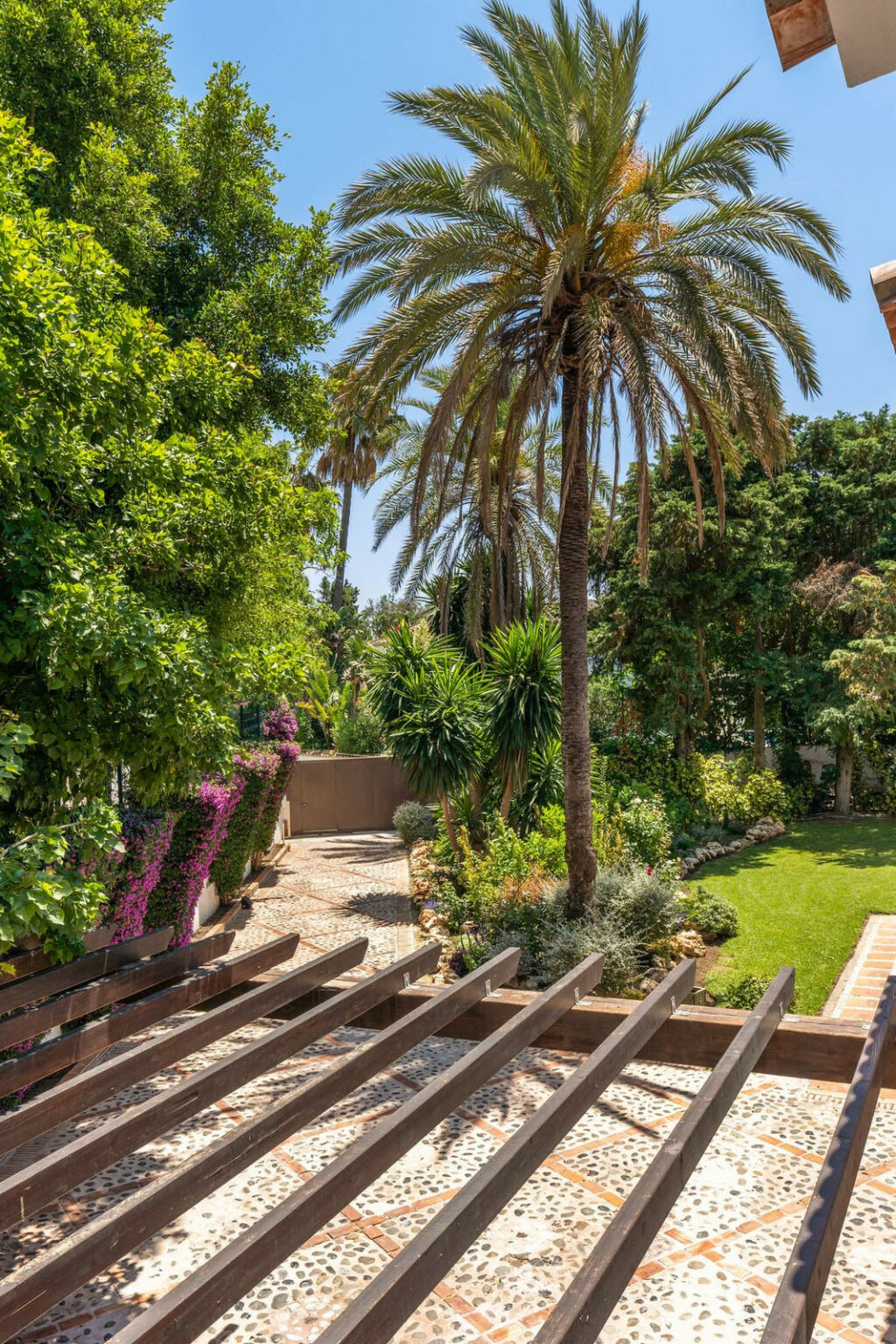 Detached Villa Guadalmina Baja Málaga - image 10