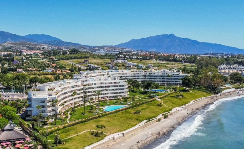 Middle Floor Apartment Estepona Málaga - image 10