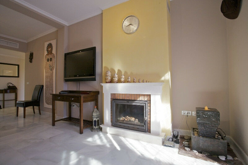 Middle Floor Apartment Estepona Málaga - image 11