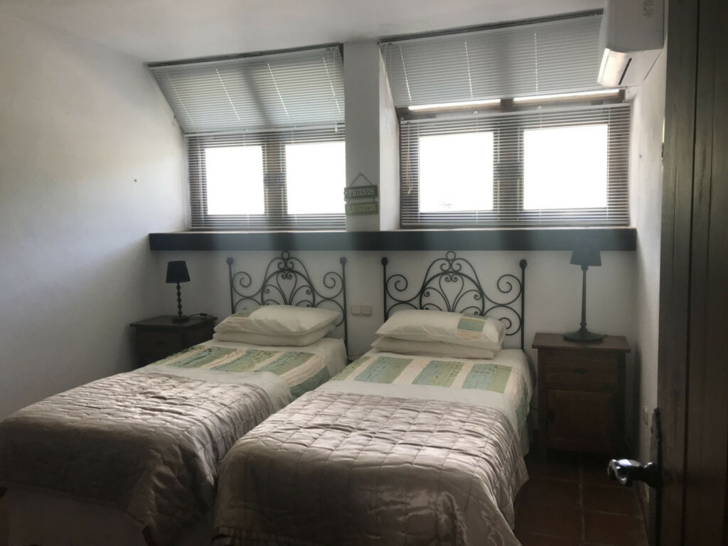 Townhouse Benahavís Málaga - image 11