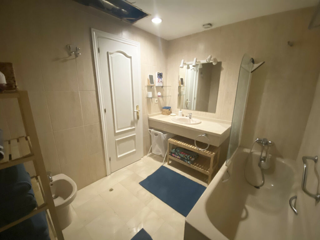 Middle Floor Apartment Carib Playa Málaga - image 11