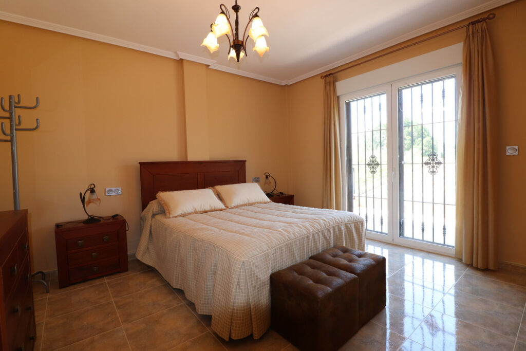 Detached Villa Algorfa Alicante - image 11