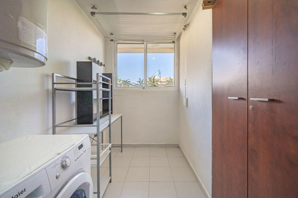 Middle Floor Apartment Puerto Banús Málaga - image 12