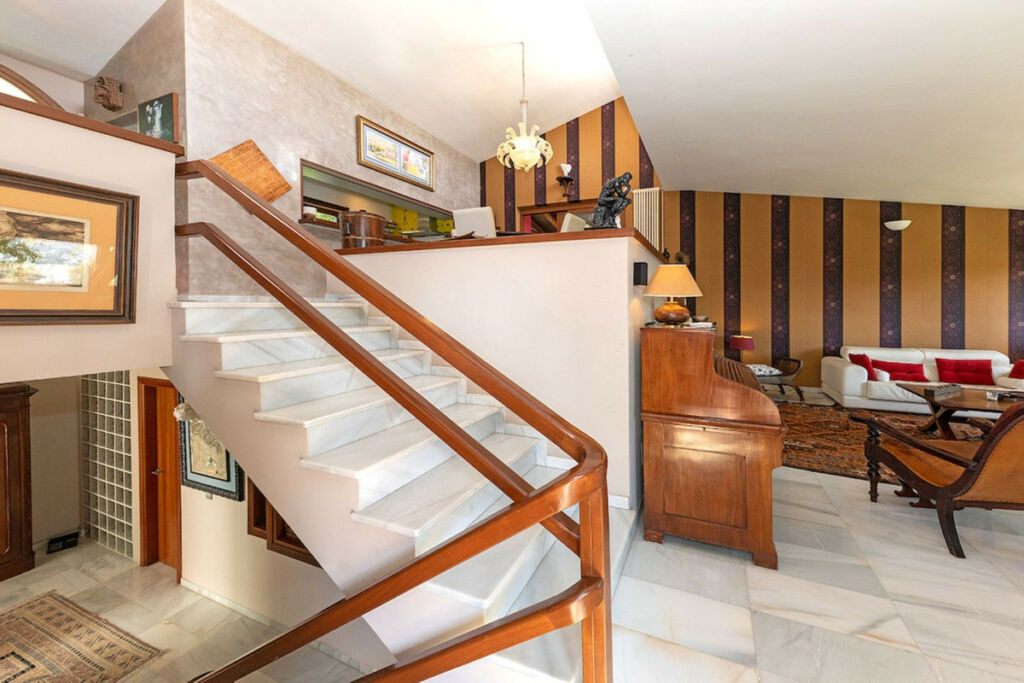Detached Villa Nueva Andalucía Málaga - image 15
