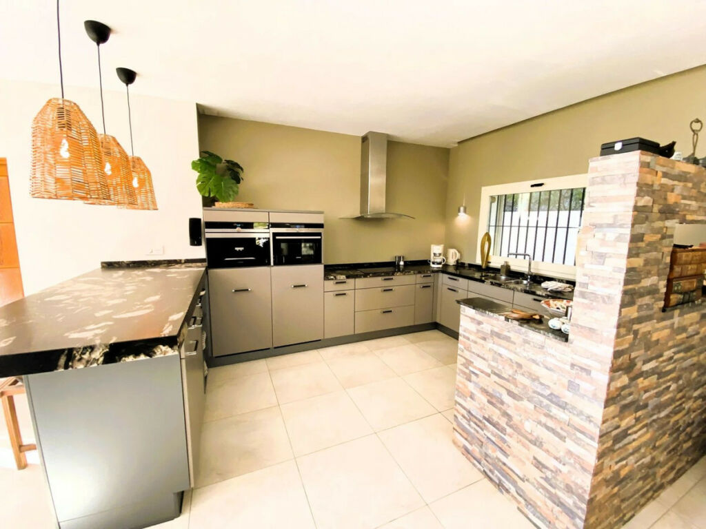 Detached Villa Busot Alicante - image 12