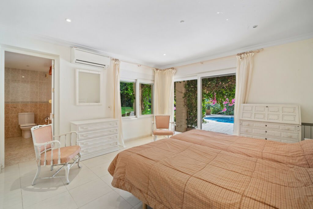 Detached Villa Guadalmina Alta Málaga - image 15