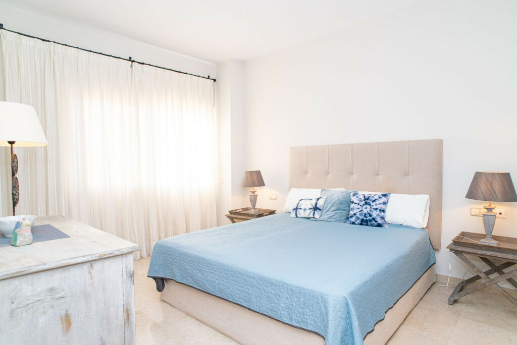 Middle Floor Apartment Elviria Málaga - image 12