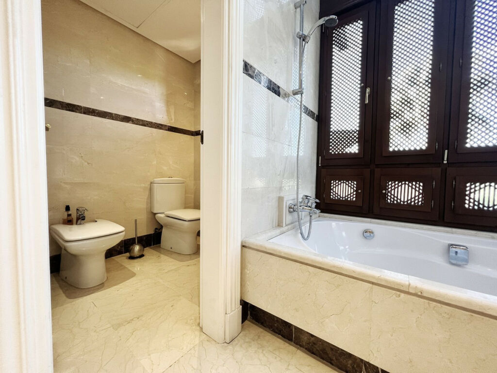 Penthouse Duplex Nueva Andalucía Málaga - image 12