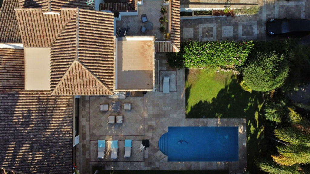 Detached Villa Aloha Málaga - image 12