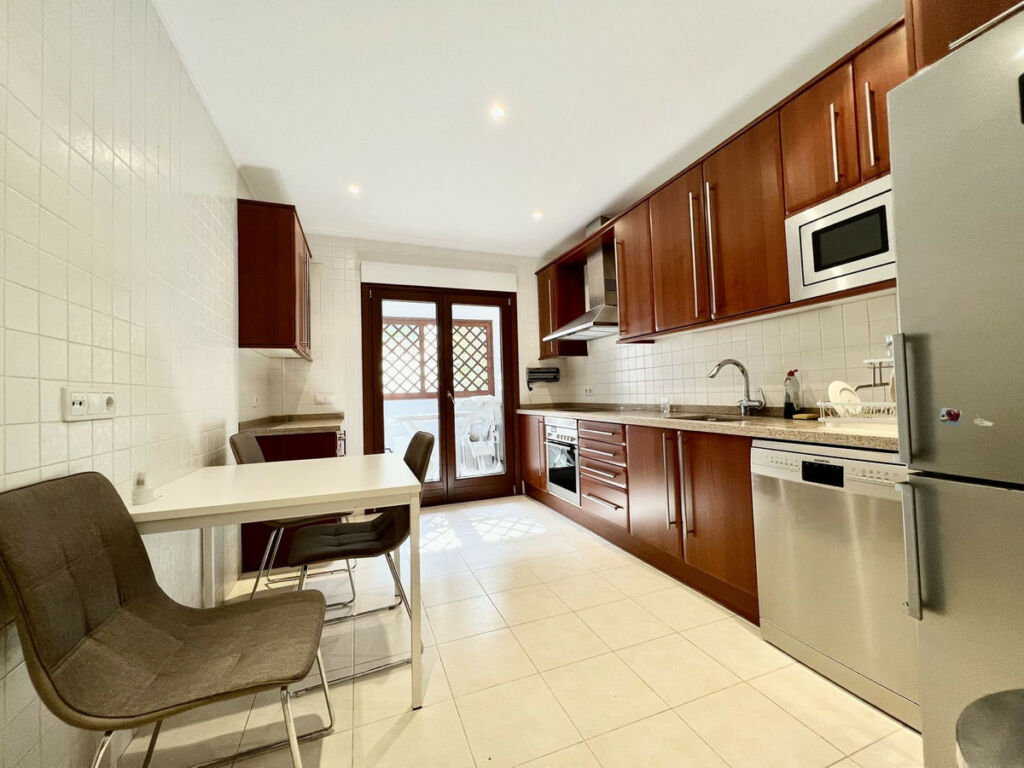 Ground Floor Apartment The Golden Mile Málaga - image 12