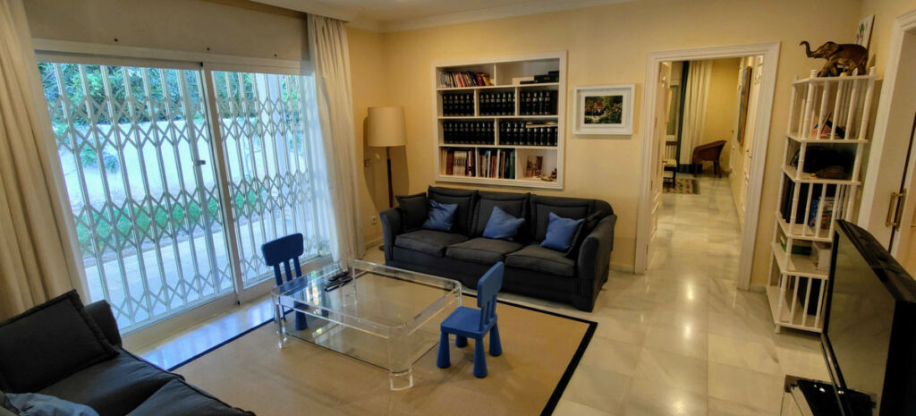 Detached Villa Guadalmina Baja Málaga - image 12