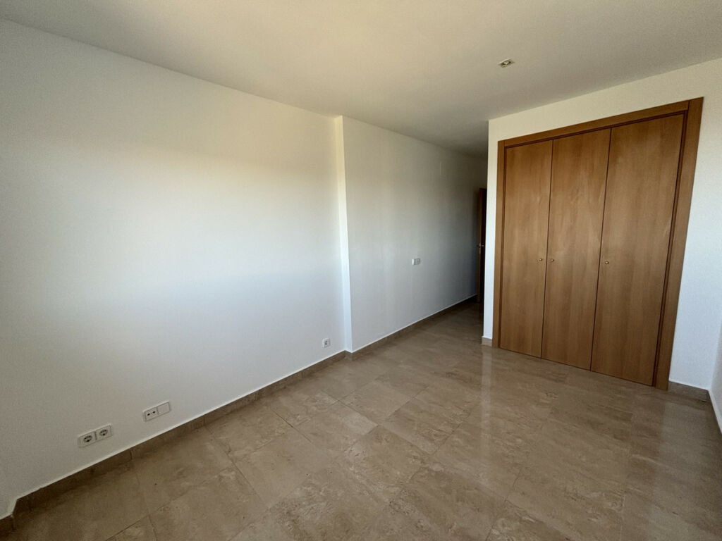 Middle Floor Apartment La Duquesa Málaga - image 13