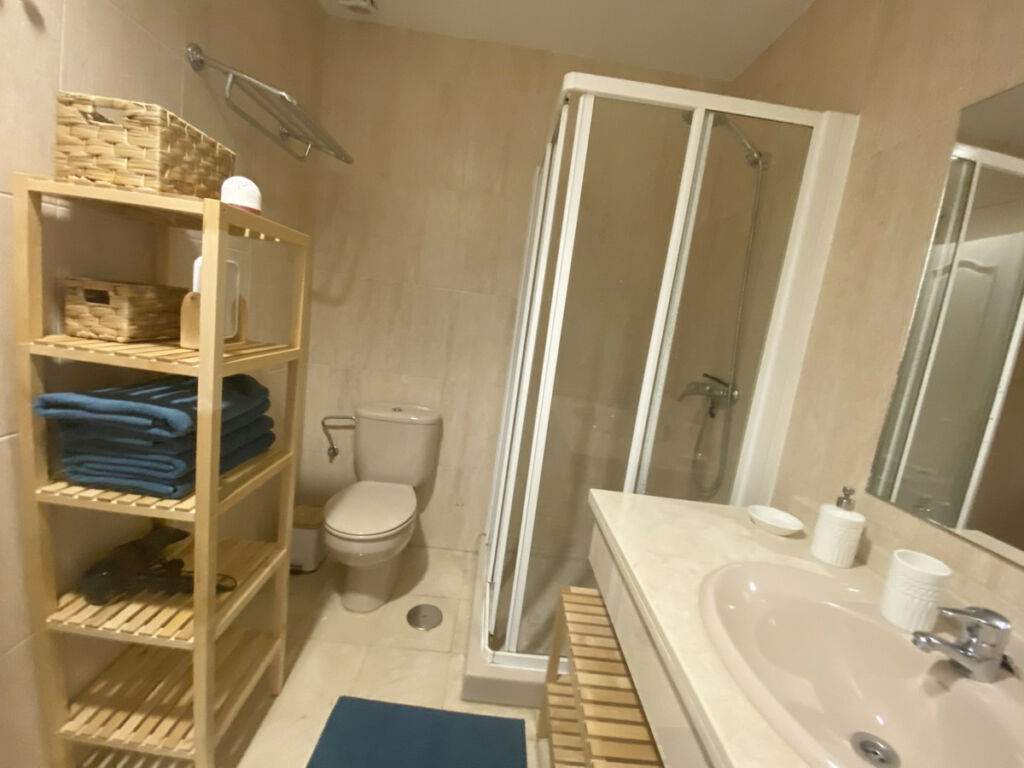 Middle Floor Apartment Carib Playa Málaga - image 13