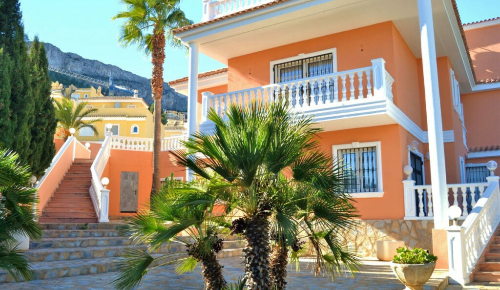 Detached Villa Calpe Alicante - image 13