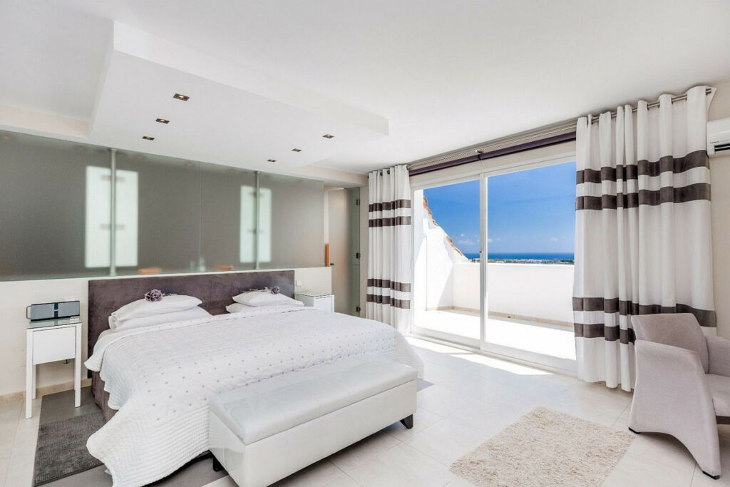 Detached Villa La Quinta Málaga - image 13