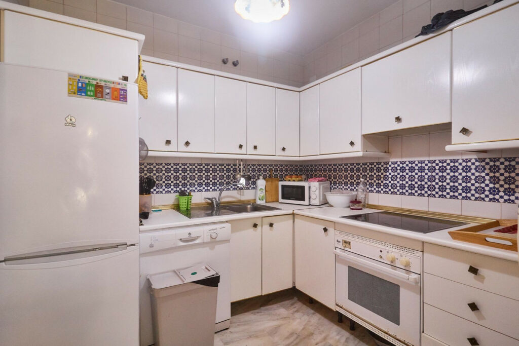 Middle Floor Apartment Fuengirola Málaga - image 13