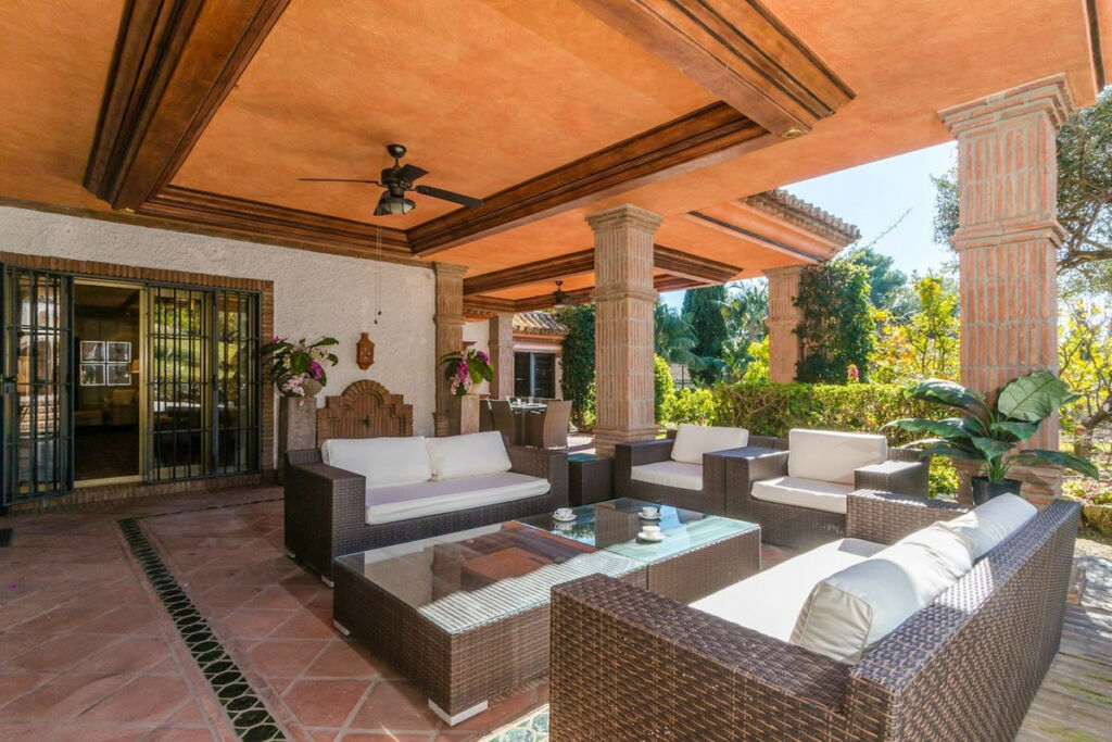 Detached Villa Costabella Málaga - image 13