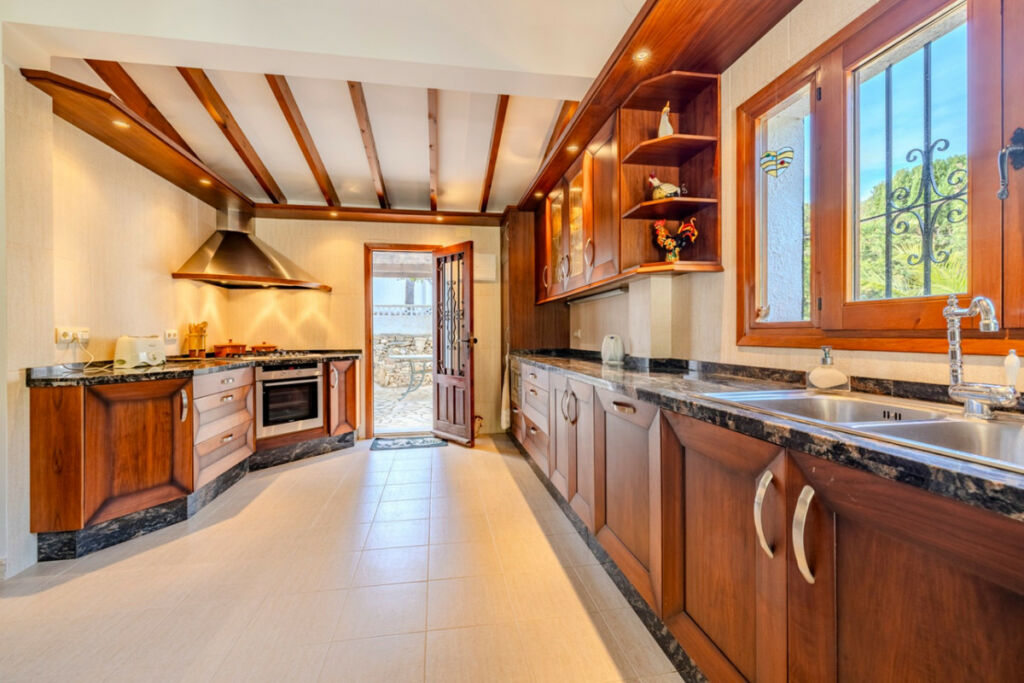 Detached Villa Moraira Alicante - image 13