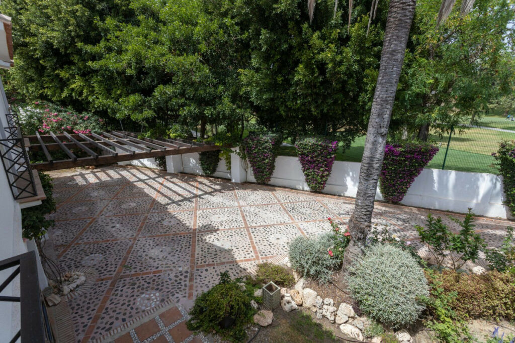 Detached Villa Guadalmina Baja Málaga - image 13