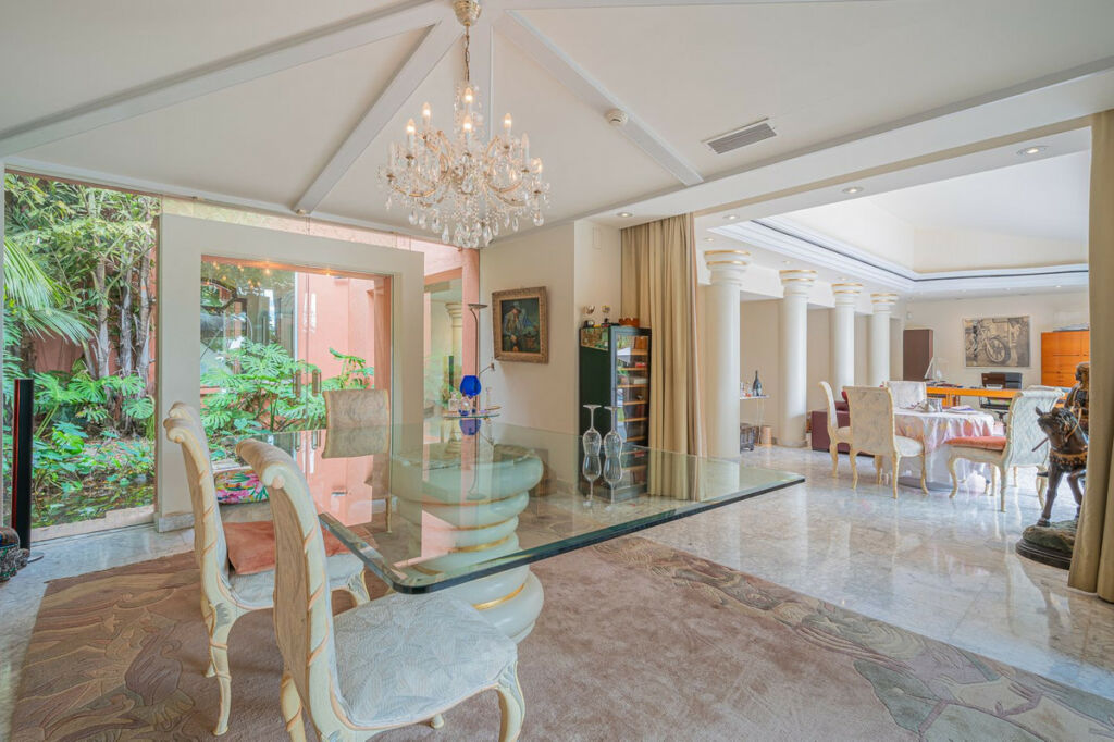 Detached Villa Nagüeles Málaga - image 13