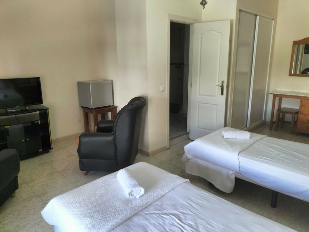 Hostel San Pedro de Alcántara Málaga - image 14