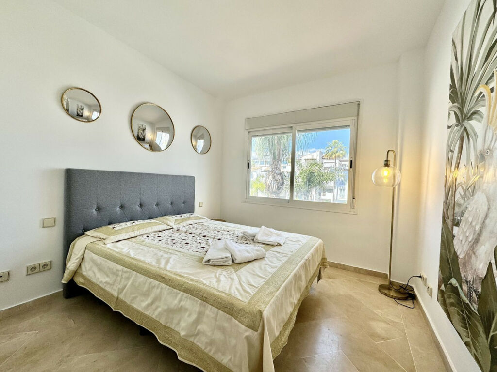 Middle Floor Apartment Costalita Málaga - image 14