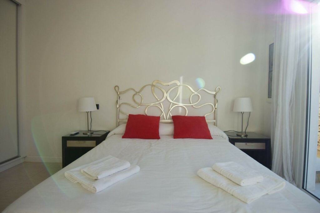 Middle Floor Apartment La Fustera Alicante - image 15