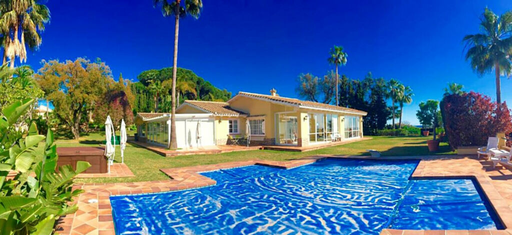 Detached Villa Elviria Málaga - image 10