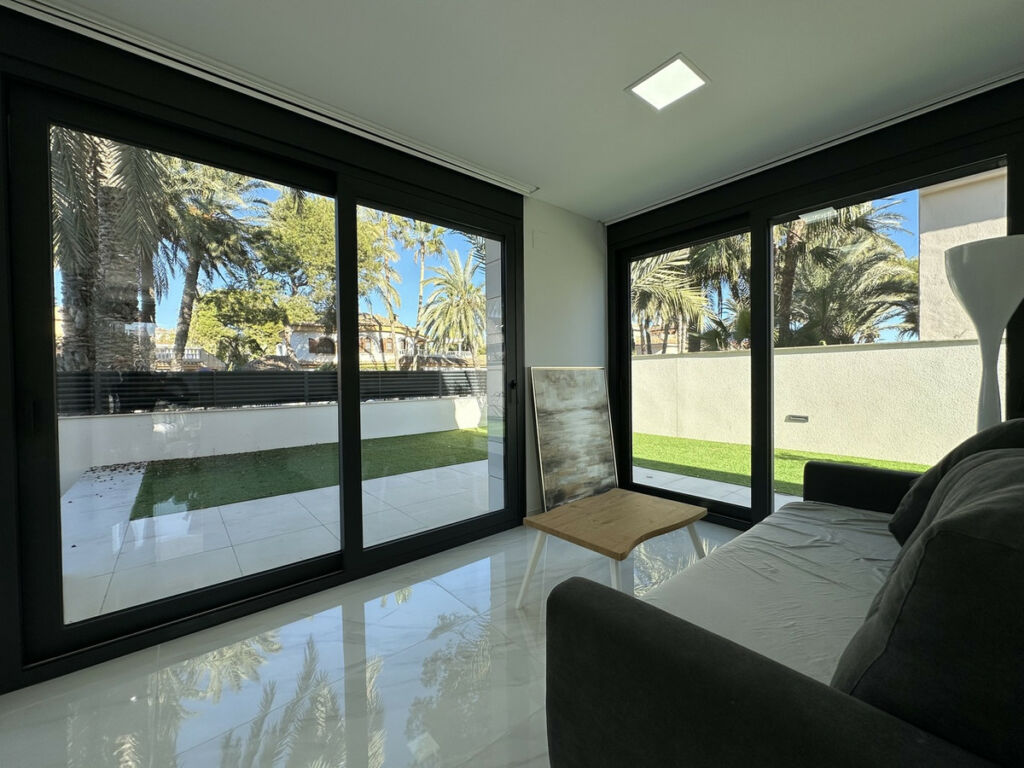 Detached Villa La Zenia Alicante - image 15